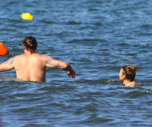 Edyta Herbuś na plaży