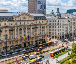 Południowa pierzeja Alej Jerozolimskich w centrum Warszawy