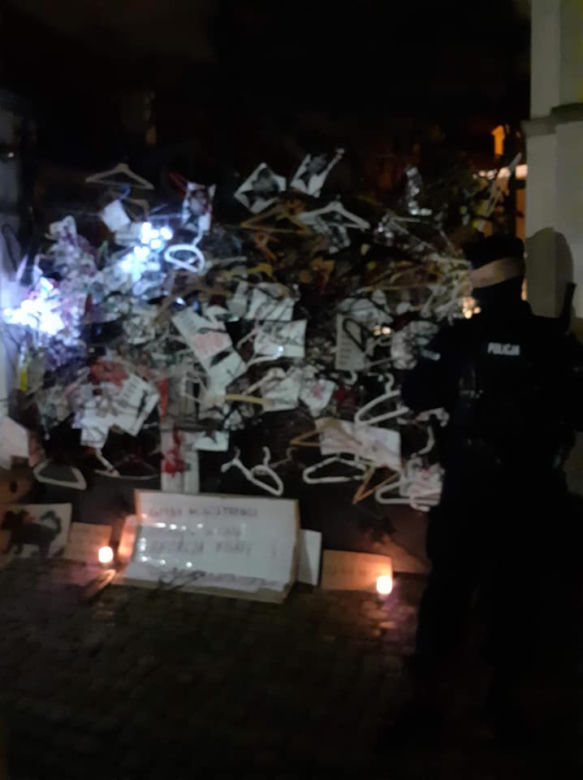 Wrocław: Strajk Kobiet na Ostrowie Tumskim [ZDJĘCIA]