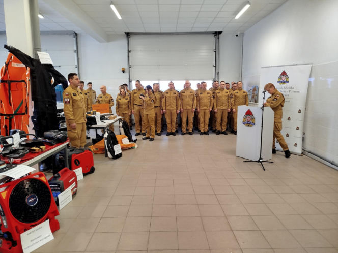 Nowy sprzęt trafi do strażaków z Siedlec, Łosic, Makowa Mazowieckiego, Ostrołęki, Ostrowi Mazowieckiej, Pułtuska, Sokołowa Podlaskiego, Węgrowa i Wyszkowa