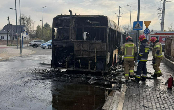 Pożar autobusu Miejskiego na Wawrze