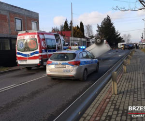 Wypadek na skrzyżowaniu w Brzesku! Droga całkowicie zablokowana!