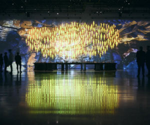 Okrągły Stół wstawili do jaskini! Wystawa w Muzeum Historii Polski