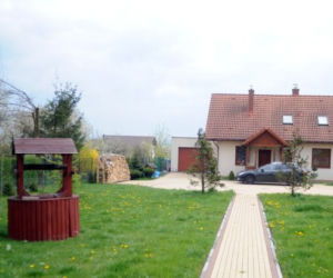 Rodzice ZAGŁODZILI dziecko! Wychowywali je zgodnie z naturą...