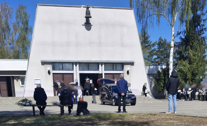 Pogrzeb 4-letniego Szymka. Chłopczyk wypadł z balkonu w Bydgoszczy