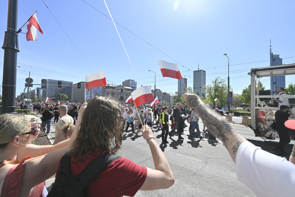 Warszawa.  Marsz Konstytucji 3 Maja