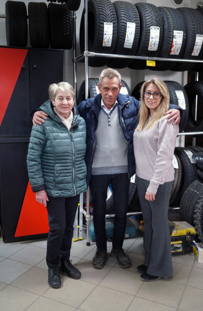 Urząd kazał mu zapłacić 2 miliony złotych, bo przekazał opony fundacji. Pan Sławomir 8 lat walczył o sprawiedliwość