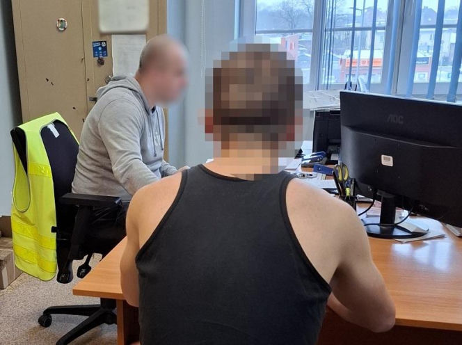 Błyskawiczna akcja policji! Trzech młodych mężczyzn zatrzymano w ich mieszkaniach