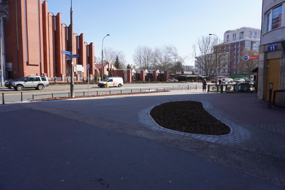 Potworki ursynowskie robią furorę w sieci. Mieszkańcy dzielnicy podzieleni. „Kto na to pozwalał”