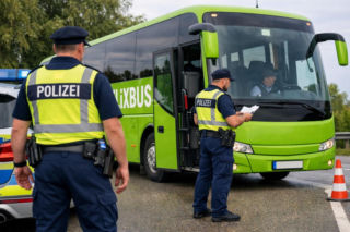 Polak przekroczył granicę… i od razu trafił za kratki. Podróż autobusem skończyła się w celi