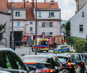 Dramat na Dolnym Śląsku! Ciężarówka wbiła się w budynek mieszkalny. Trwa akcja ratunkowa