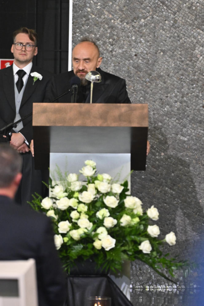 Zaskakujący widok na pogrzebie Frycza. Pojawili się żołnierze