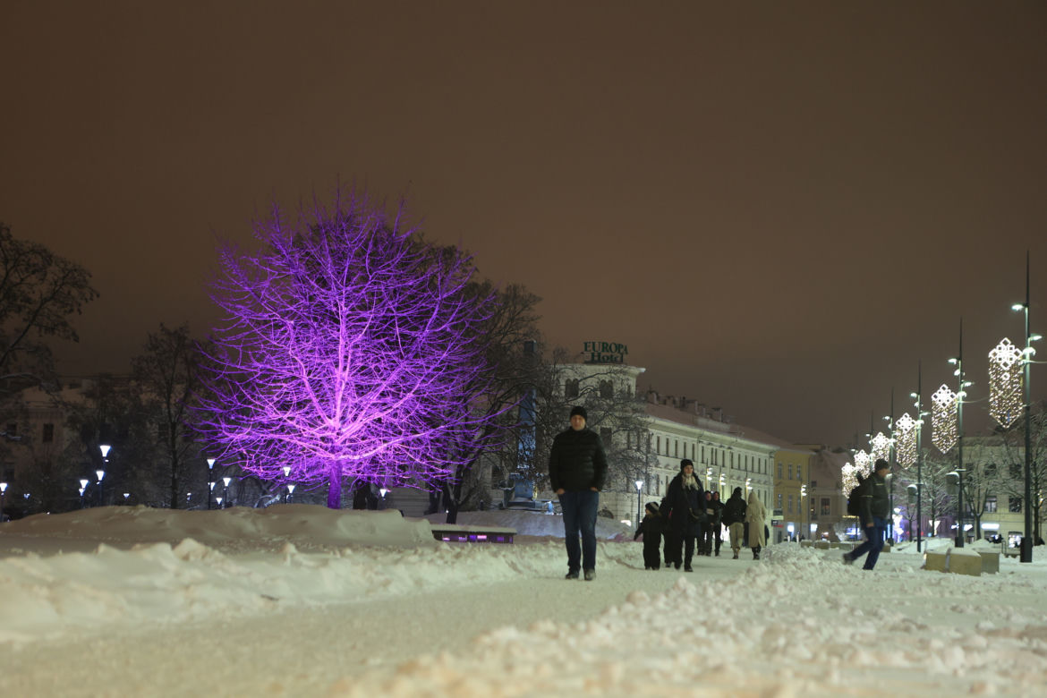 Śnieżny Lublin wieczorową porą