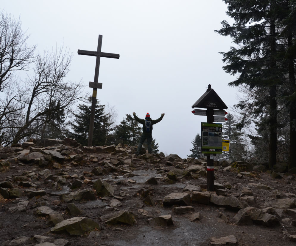 W 54 godziny zdobyli 28 szczytów Korony Gór Świętokrzyskich