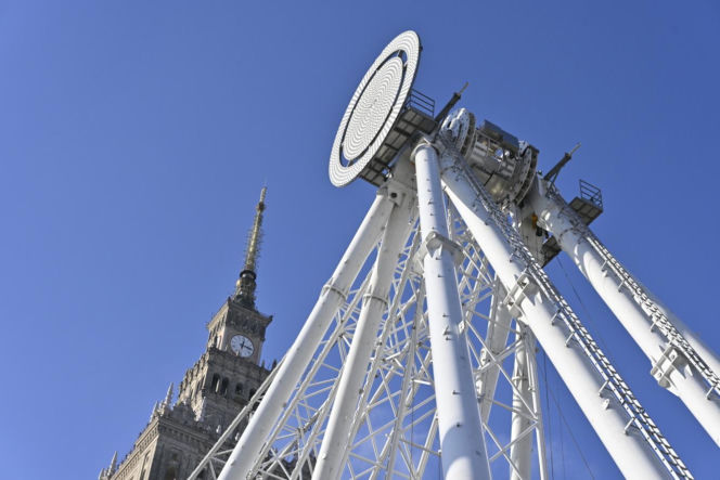 Dziwny obiekt w centrum Warszawy. Co tu powstaje? Stolica już stroi się na Boże Narodzenie!