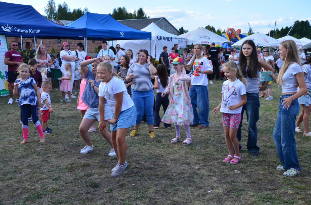 W konkursie na najlepsze pierogi w powiecie Siedleckim w 2025 roku zwyciężył męski zespół KGW „Sami Swoi” z Kotunia! 
