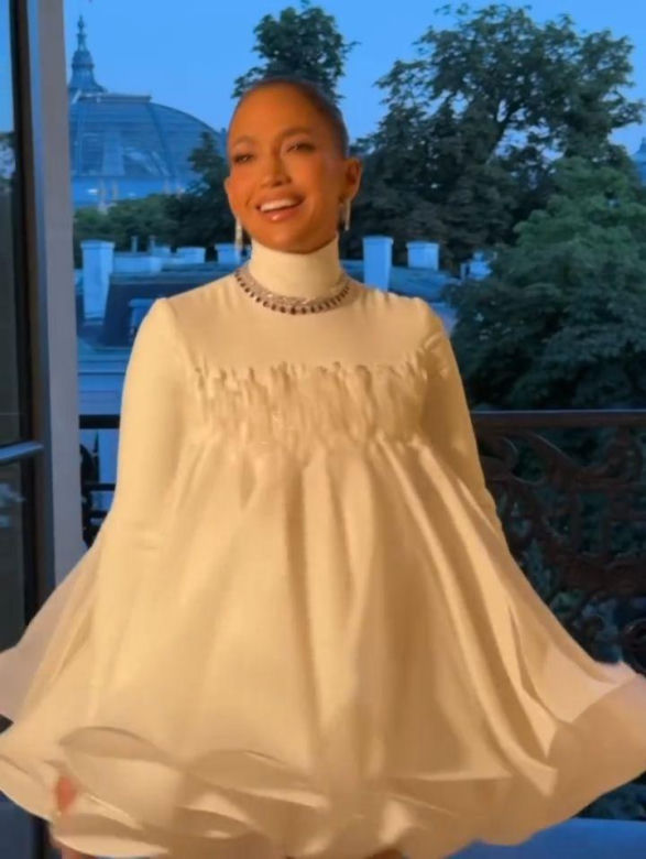 Jennifer Lopez w sukni Stephane'a Rollanda