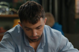 Barwy szczęścia, odcinek 3318: Mirek stanie się pośmiewiskiem. Dzięki Darkowi wróci do gry, ale słono zapłaci za romans z Justyną – ZDJĘCIA