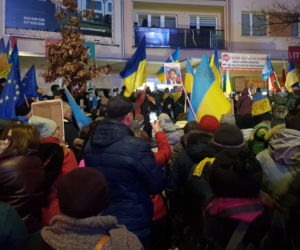 Wiec poparcia w centrum Olsztyna - Solidarni z Ukrainą 24 lutego 