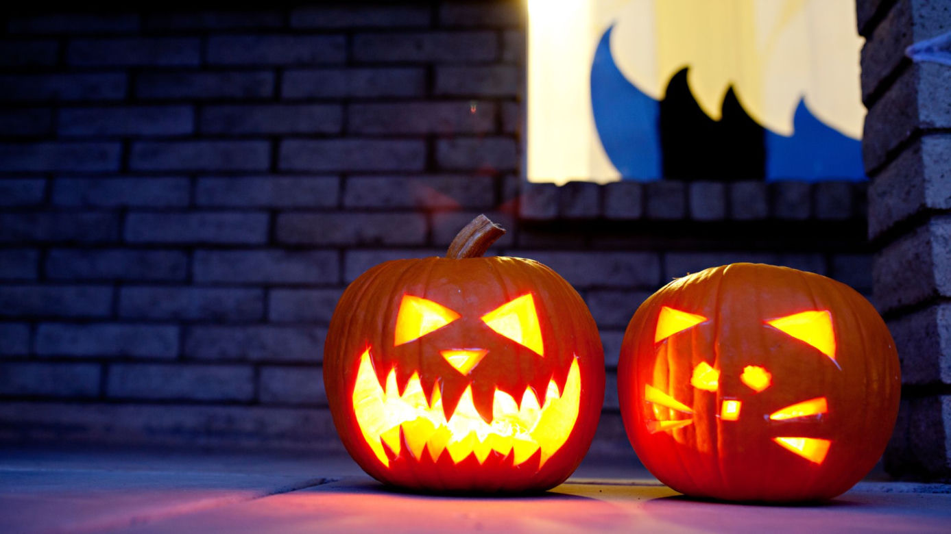 Dynia na Halloween. Jak zrobić krok po kroku? Straszne i śmieszne wzory [GALERIA]