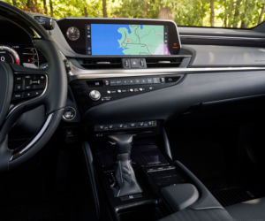 Lexus ES z napędem AWD
