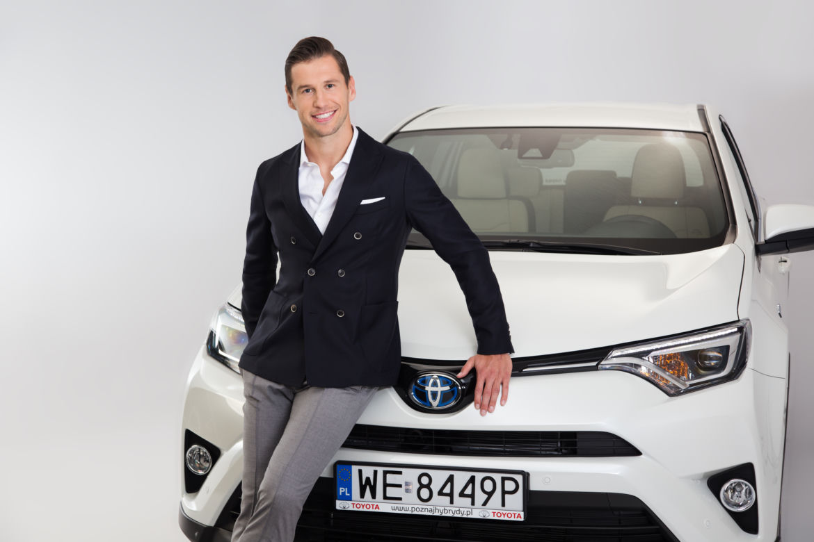 Grzegorz Krychowiak dostał Toyotę RAV4 Hybrid