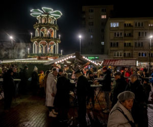 Ruszył świąteczny Jarmark w Bytomiu. Kultowy tramwaj i kaszanka wikinga