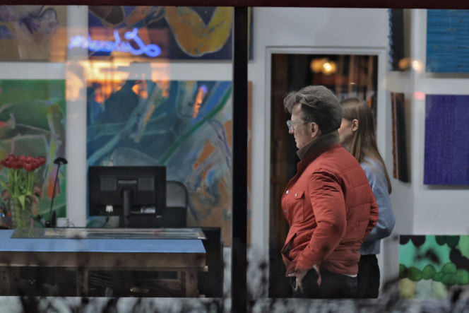 Paweł Wilczak szuka złota w w lombardzie