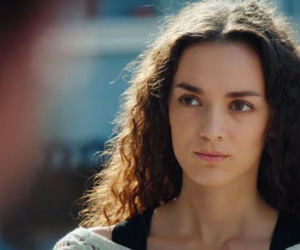 Dziedzictwo, odcinek 897: Ayse znajduje Ferita z inną kobietą, a jej gniew prowadzi do zaskakujących podejrzeń