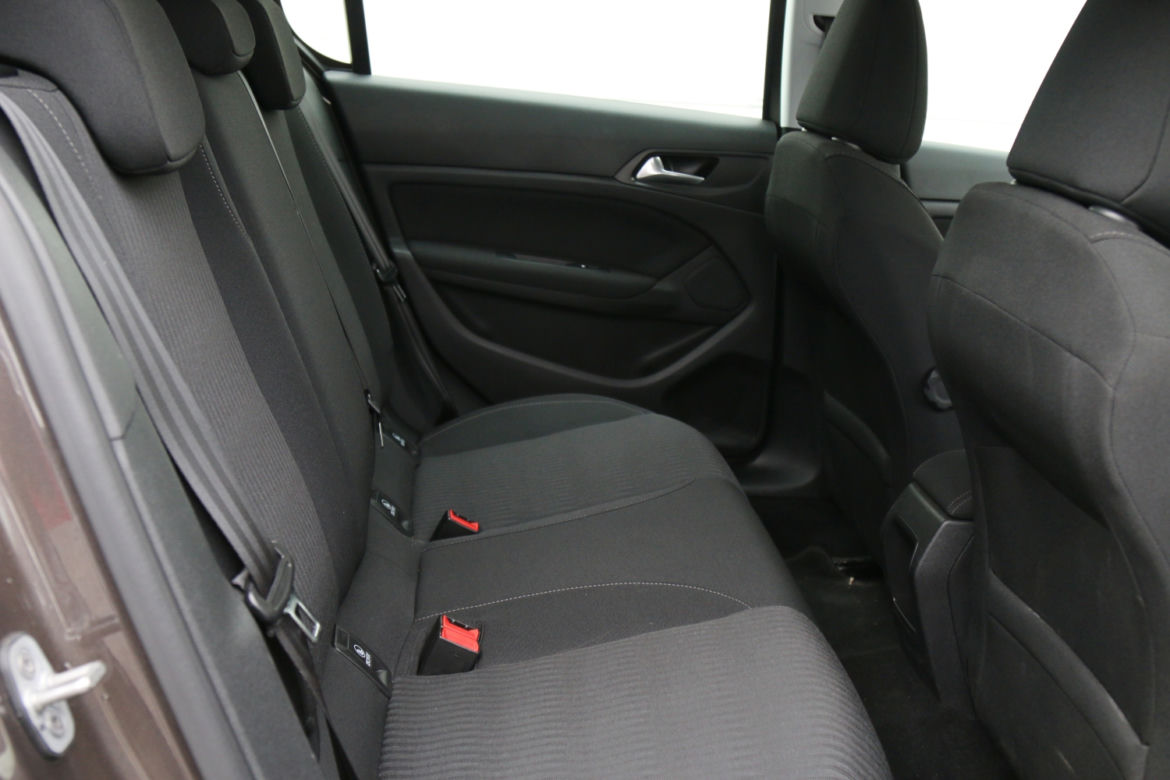 Peugeot 308 1.2 PureTech 110 KM Active