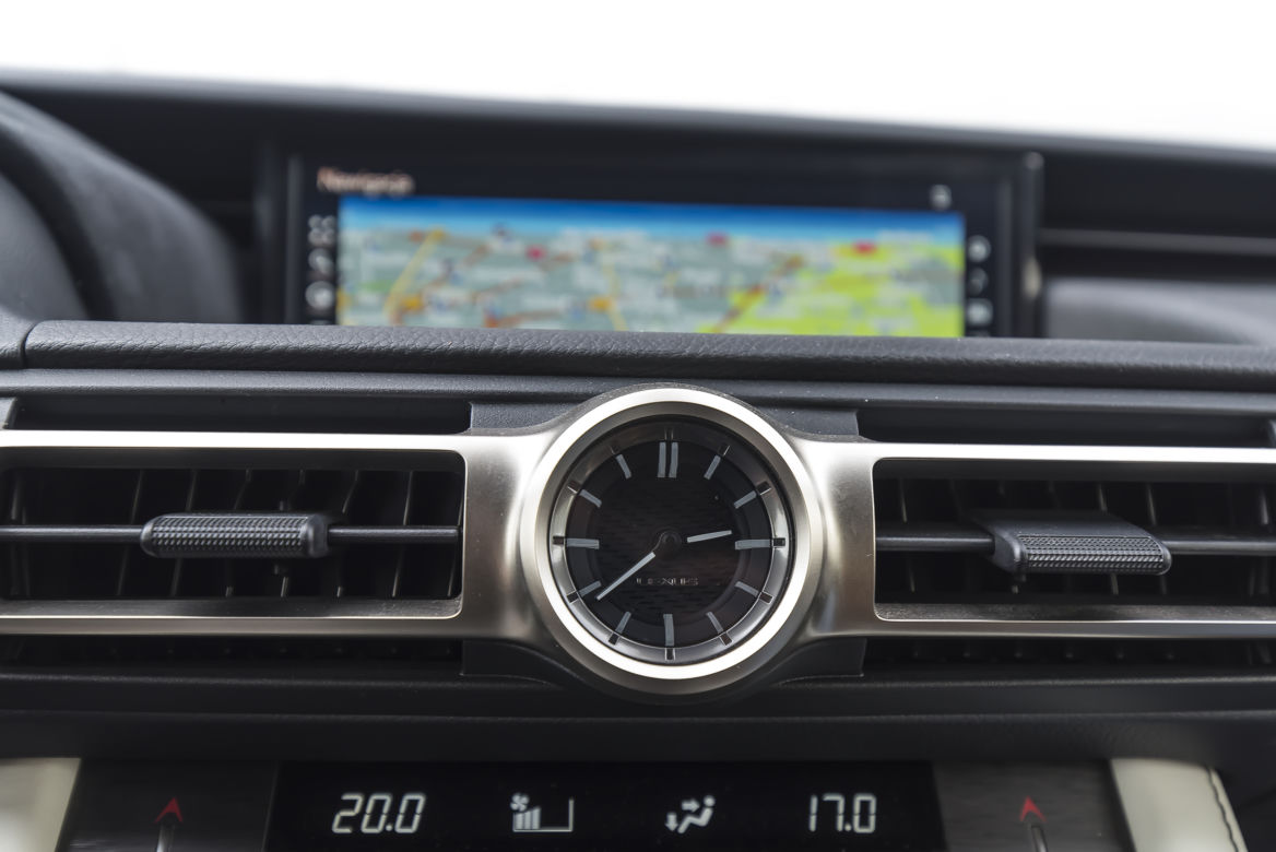 Lexus RC F Carbon 5.0 V8 464 KM 