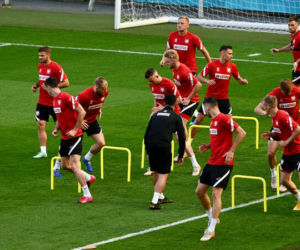 Trening biało-czerwonych w Gdańsku: Kilkanaście piłek wpadło  w trybuny [FOTO]