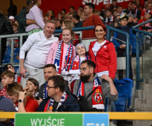 Tak kibice Wisły Kraków bawili się na trybunach. Znajdź się na zdjęciach