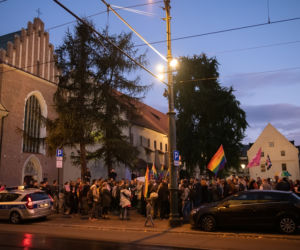 Tańczący protest pod krakowską kurią
