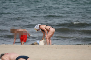 Ewa Skibińska na plaży