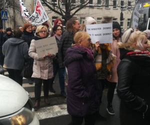 Pracownicy sądów protestują we Wrocławiu