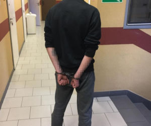 Brutalny napad na 15-latka. Napastnicy przyciskali do ściany i bili w brzuch