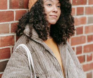 Te fryzury są idealne do noszenia z czapką