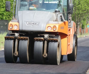Prace na drodze Nowy Świat – Ludwików: Droga równa jak stół! Kiedy kierowcy nią przejadą? 