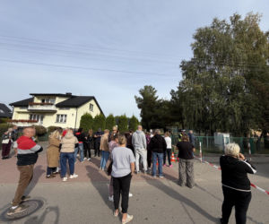 Kolejny atak nożem w szkole! 15-latek ranił trzy osoby, w tym dyrektora. Jedna była reanimowana
