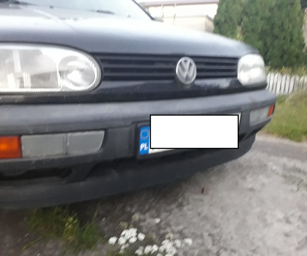 Pomiechówek. Uderzył autem w sklep! Później wysiadł i... poszedł dalej!