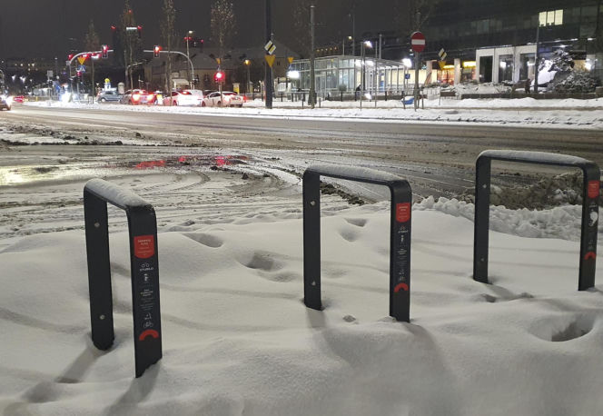 Gołoledź paraliżuje Polskę