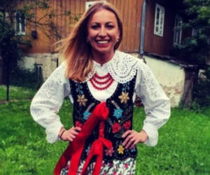 Justyna Kowalczyk w stroju gospodyni