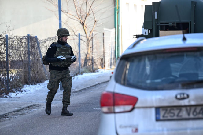 Szczecinek/ Saperzy usunęli pocisk przeciwlotniczy znaleziony w śródmiejskiej kamienicy