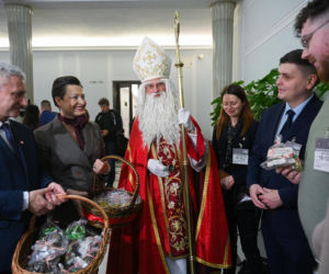 Połamali się opłatkiem w Sejmie