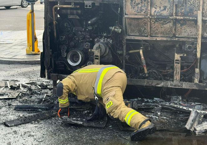 Pożar autobusu Miejskiego na Wawrze