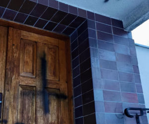 Satanistyczne znaki i groźby w Poznaniu. „Ten kościół spłonie”. Ksiądz zabiera głos