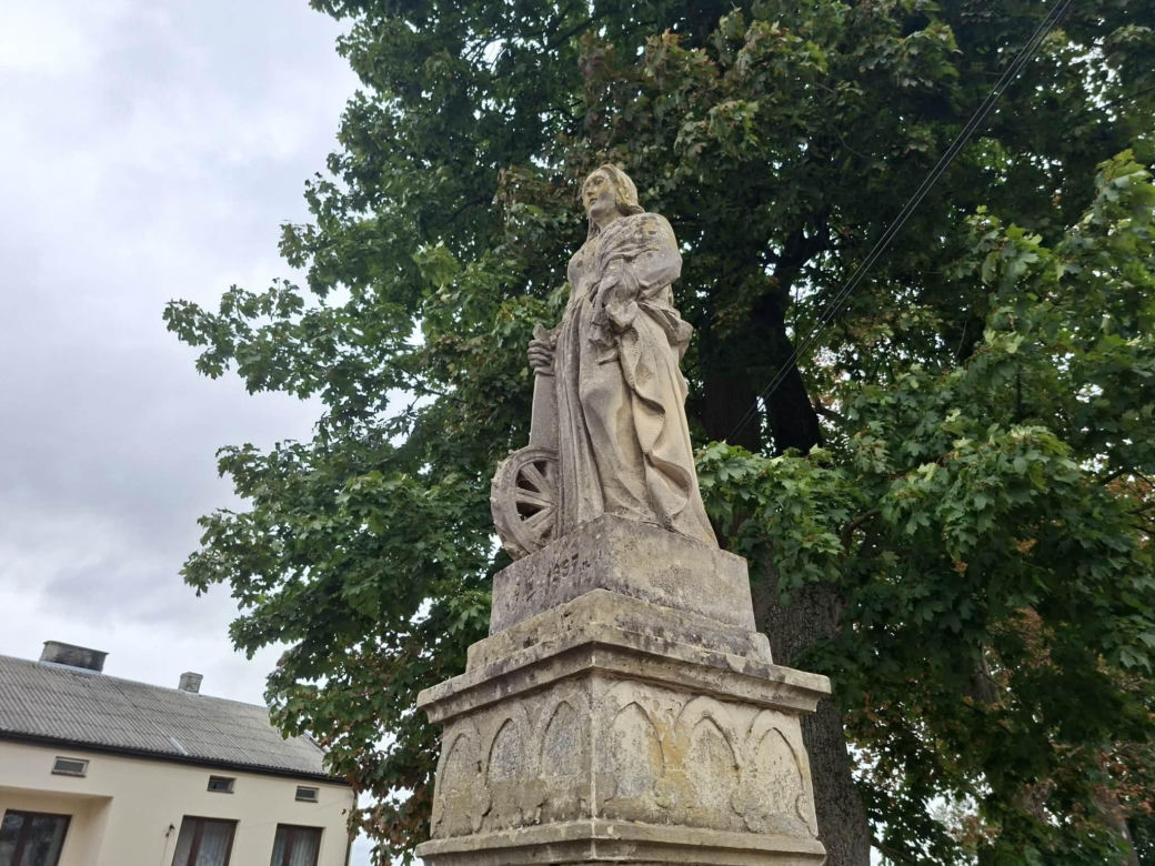 Iwaniska - Świętokrzyskie