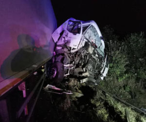 Wypadek na DK94 w Dąbrowie Górniczej. Ciężarówka zderzyła się z traktorem. Wyglądało to dramatycznie [ZDJĘCIA]