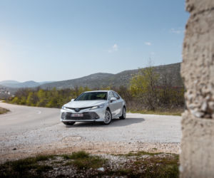 Toyota Camry 2.5 Hybrid Dynamic Force 218 KM e-CVT Executive